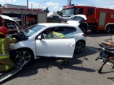 Zderzenie dwóch aut na feralnym skrzyżowaniu w Rybniku. Ucierpiały dwie kobiety, zostały zabrane do szpitala