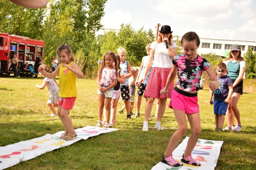 Festynowe atrakcje zorganizowano na polanie ul. Słonecznej w...