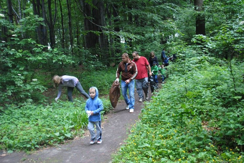 Mieszkańcy Radlina sprzątali las