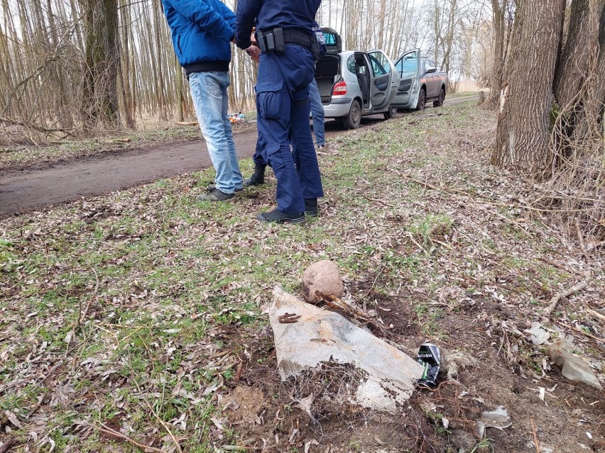 Wpadł z podejrzaną amunicją w lesie koło Leszna. Miał przy sobie ponad 70 nabojów. Teraz biegły musi sprawdzić, czy były grożne