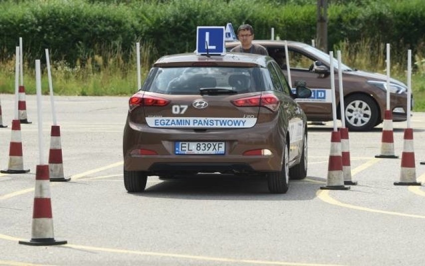 Czeka Cię egzamin na prawo jazdy? Warto się do niego...