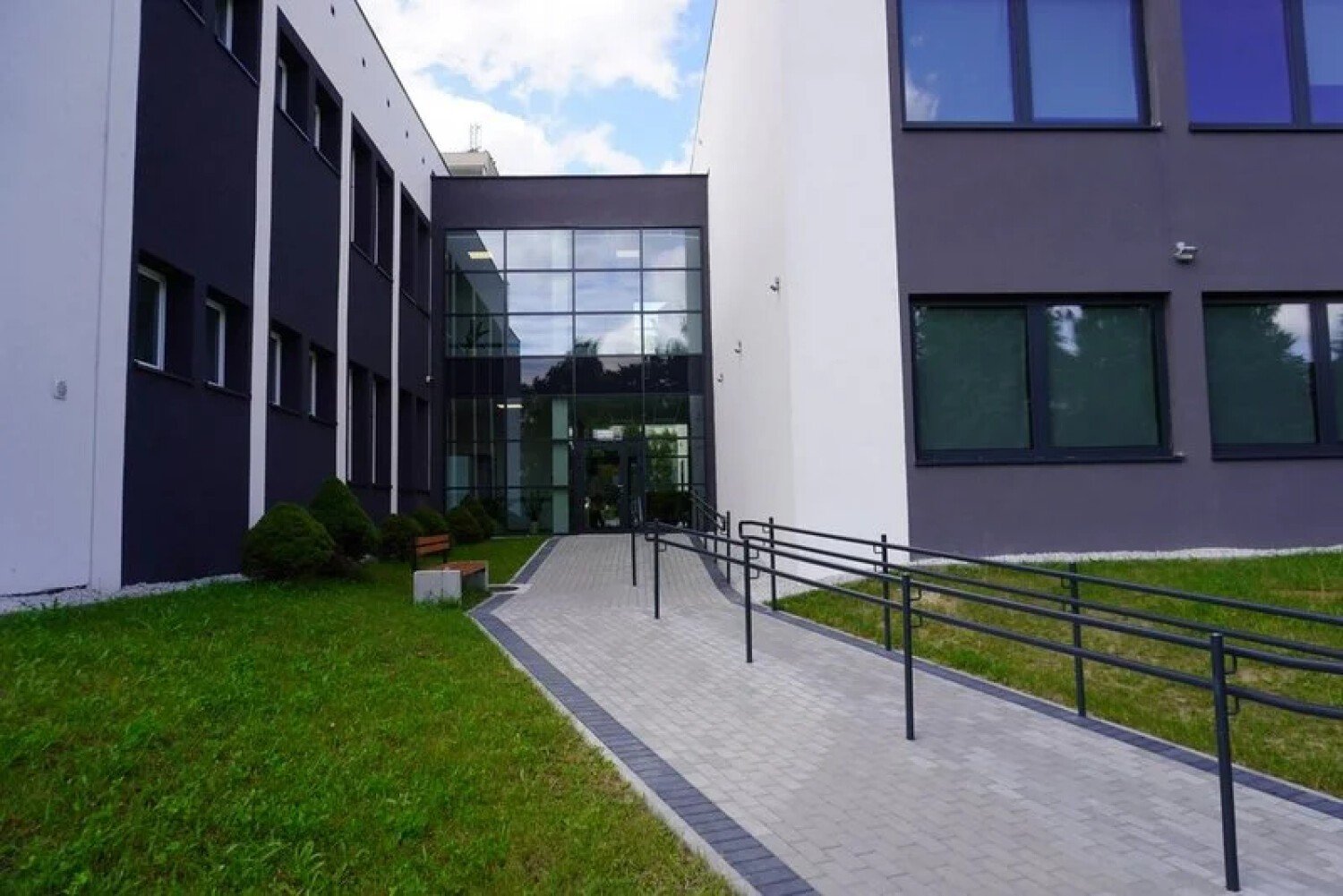 Nowa hala i budynek Zespołu Szkół Specjalnych w Żorach już gotowe! Nowa