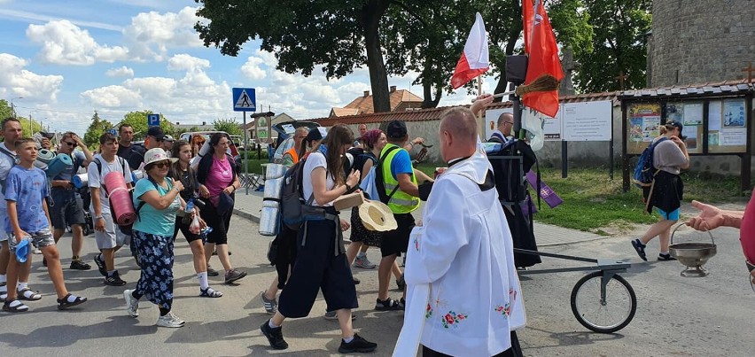 Przez Tum przeszła 41. Płocka Piesza Pielgrzymka. Parafianie...