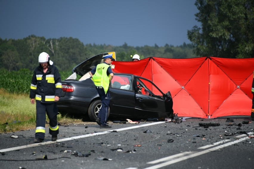 Zobacz kolejne zdjęcia. Przesuwaj zdjęcia w prawo - naciśnij...