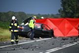 Śmiertelny wypadek w Krzepicach. Samochód osobowy zderzył się z ciężarówką. Nie żyje jedna osoba