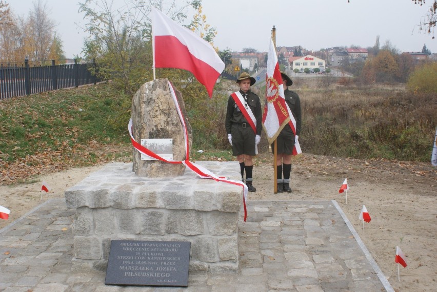 W Kaliszu odsłonięto obelisk upamiętniający wręczenie...