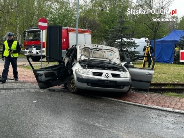 Dramatyczne sceny na przejeździe kolejowym. Osobówka zderzyła się z pociągiem