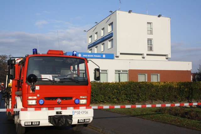 Straż pożarna zabezpieczyły niebezpieczną przesyłkę