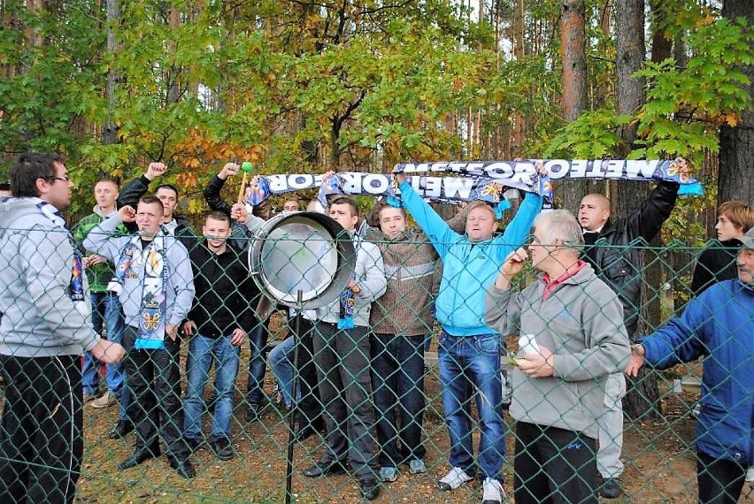 Derbowy mecz piłki nożnej rozegrany 14 października 2012...