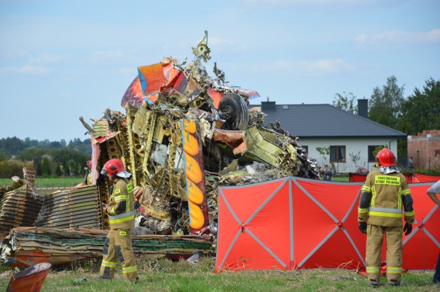 Raport wstępny z katastrofy samolotu pod Piotrkowem. Państwowa Komisja Badania Wypadków Lotniczych opublikowała go 3.10.2022