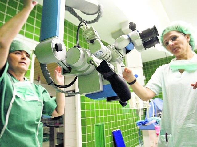 Nowy mikroskop ułatwi przeprowadzanie trudnych operacji