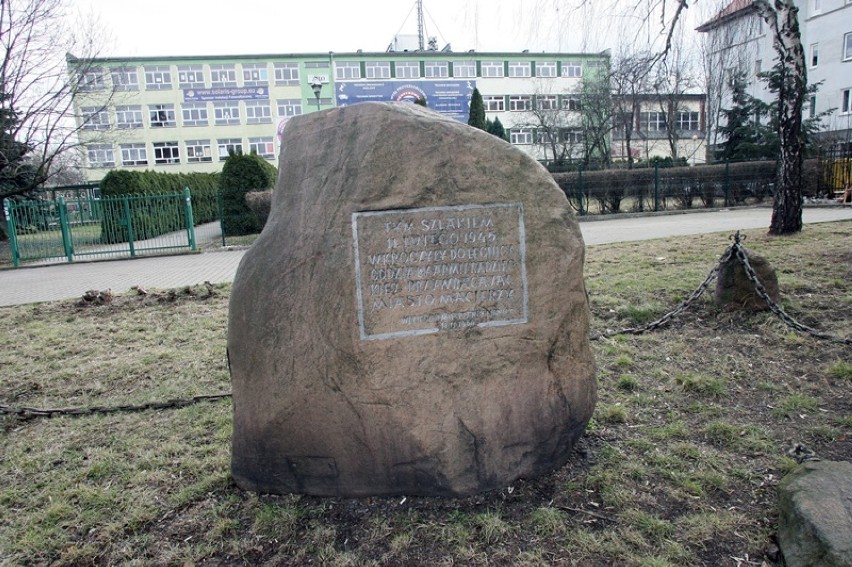 Obelisk ku czci Armii Radzieckiej na razie pozostanie w...