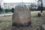 Obelisk ku czci Armii Radzieckiej na razie pozostanie w Legnicy [ZDJĘCIA]