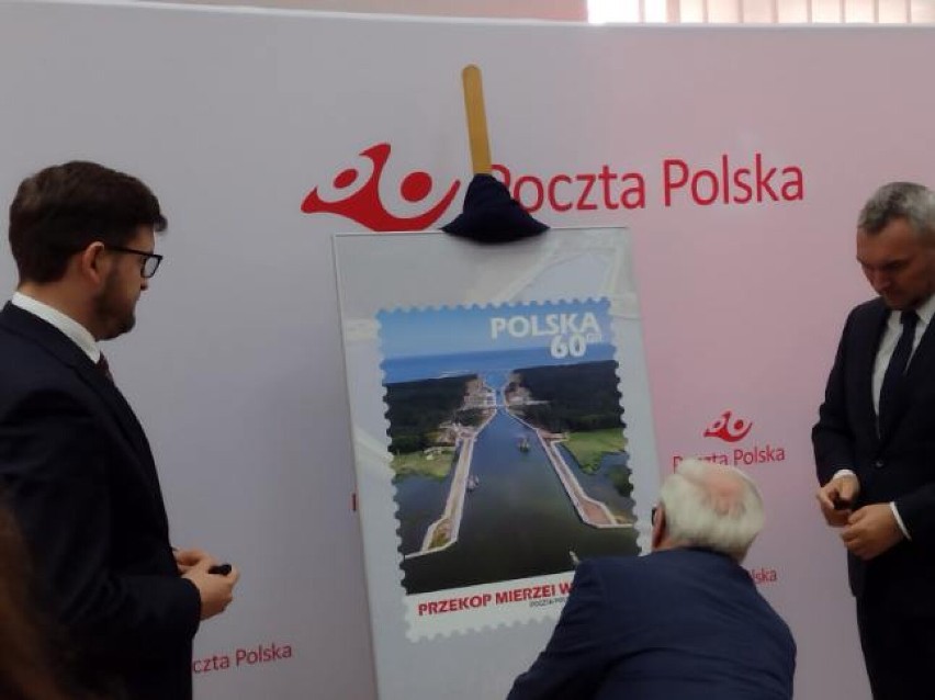 Poczta Polska upamiętniła znaczkiem przekop Mierzei. Na następnym ma być port w Elblągu. ZDJĘCIA