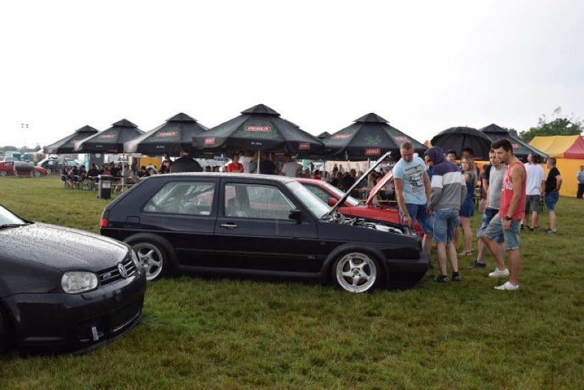  Pruszcz Gd.: Miłośnicy volkswagenów spotkali się na lotnisku podczas 20. VW Manii 2018 [ZDJĘCIA, WIDEO]