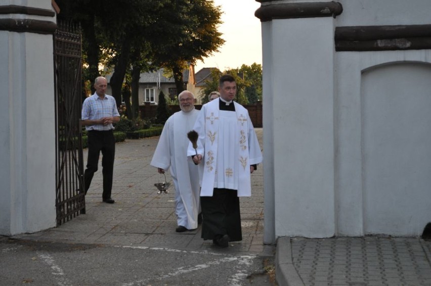 Pielgrzymi w drodze na Jasną Górę dotarli do Śremu - 6...