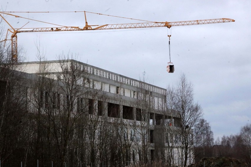 Budowany jest nowy szpital w Gniewomirowicach. Powstaje rzut beretem od Legnicy