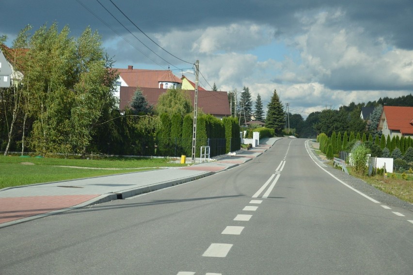 Zakończyła się przebudowa drogi powiatowej w Królówce,...