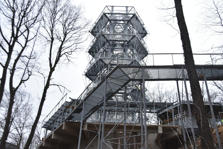 Dobiega końca budowa wieży widokowej w Parku Sobieskiego w...