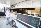 Szerdelek Charakterny Cymes. Food truck z warszawskim smakiem