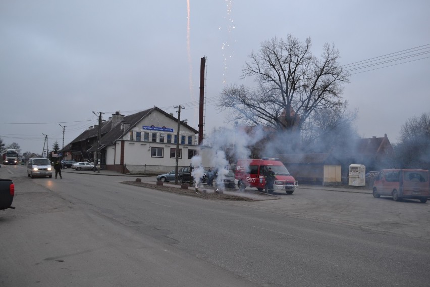 Strażacy zorganizowali pokaz fajerwerków