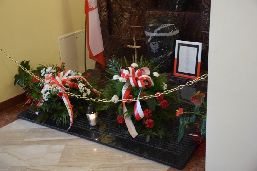 W Radomsku uczczono pamięć ofiar katastrofy smoleńskiej [ZDJĘCIA]