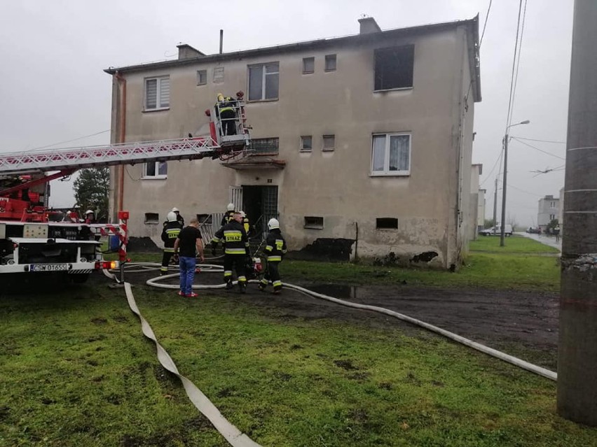 Strażacy z pożarem kuchni w Mątawach walczyli przez 1,5...