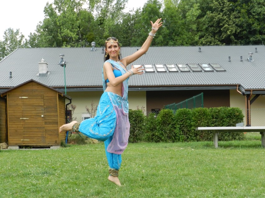 Pokazy tańca indyjskiego na basenach w Radzionkowie
