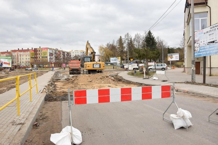 Praca wre na remontowanym odcinku dk63, która przechodzi...