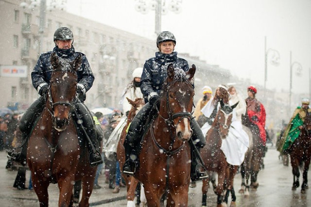 Trasa orszaku prowadziła od Katedry, gdzie odbyła się msza św., Alejami przez plac Biegańskiego na Jasną G&oacute;rę. Fot. Krystian Jamr&oacute;z