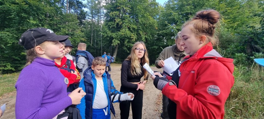 Uczniowie z Rumi i Wejherowa wzięli udział w rajdzie ścieżkami TPK