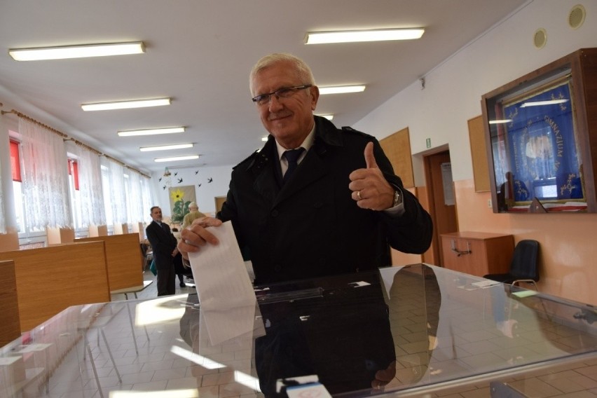 Wadim Tyszkiewicz głosuje 13 października 2019 r.