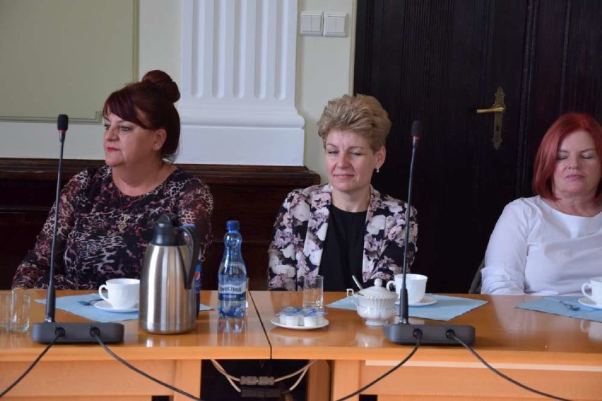 Burmistrz Wągrowca nagrodził nauczycieli z okazji dzisiejszego święta [ZDJĘCIA]