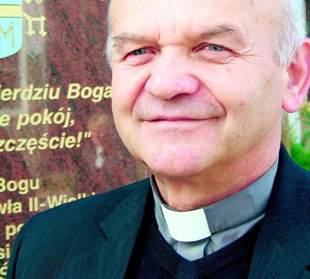 Ks. kanonik Janusz Idzik kieruje parafią od początku jej powstania