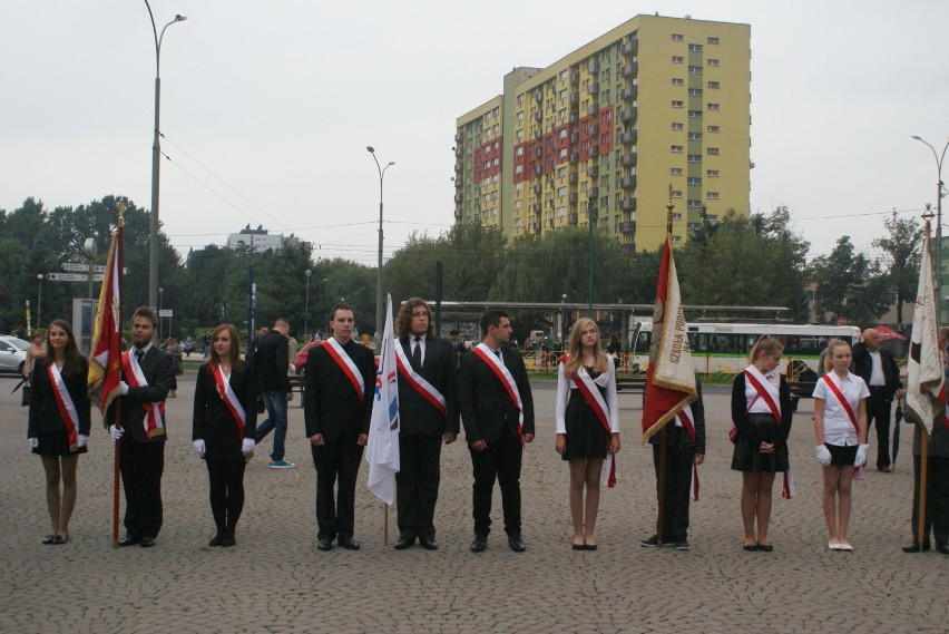 Tak wyglądało nadanie rondu w centrum nazwy Żołnierzy...