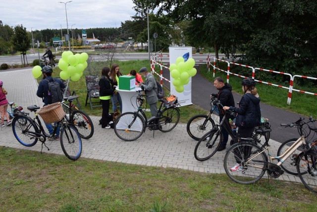 Starostwo powiatowe zorganizowało promocję jazdy rowerowej z okazji Europejskiego Dnia bez Samochodu. Uczestnicy akcji odebrali blisko 600 paszportów rowerzysty