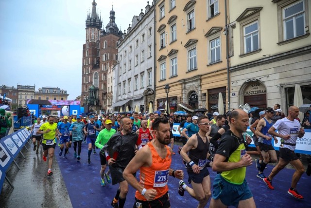 Tak wyglądał start w 18. PZU Cracovia Maraton w ubiegłym roku