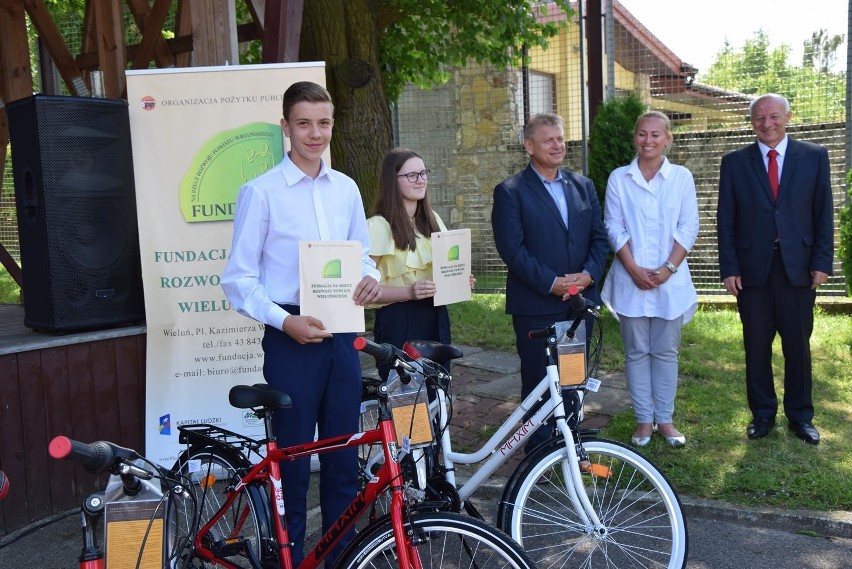 Rowery dla liderów szkół z powiatu wieluńskiego [FOTO]