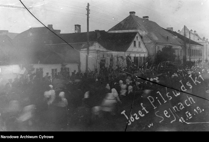 Sejneńscy kosynierzy witają Naczelnika Państwa Józefa...