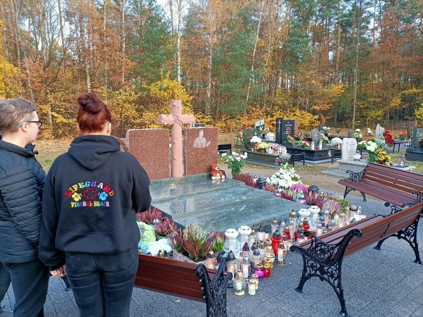 Jak wygląda grób Krzysztofa Krawczyka we Wszystkich...