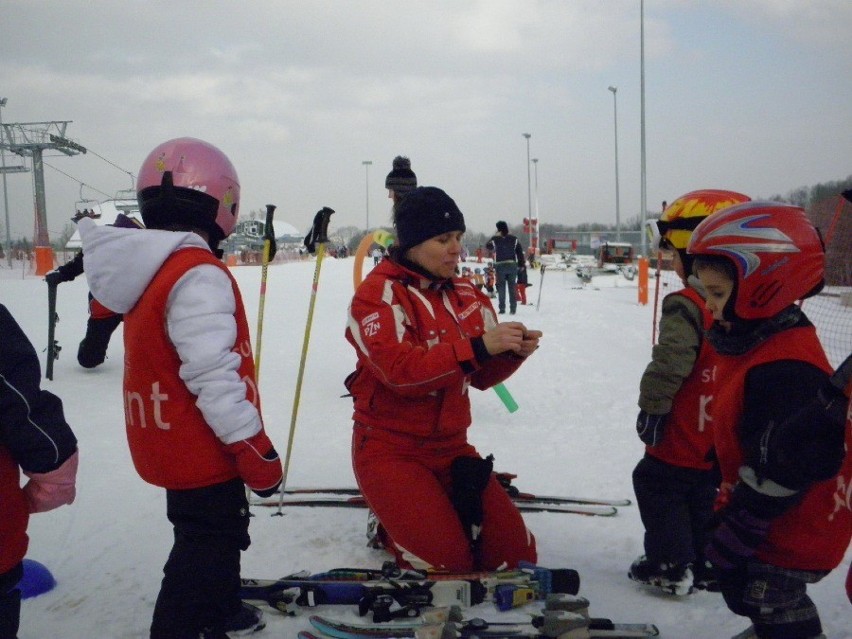 Ferie zimowe 2013 w Beskidach [ZDJĘCIA]. Zobacz tłumy na Dębowcu