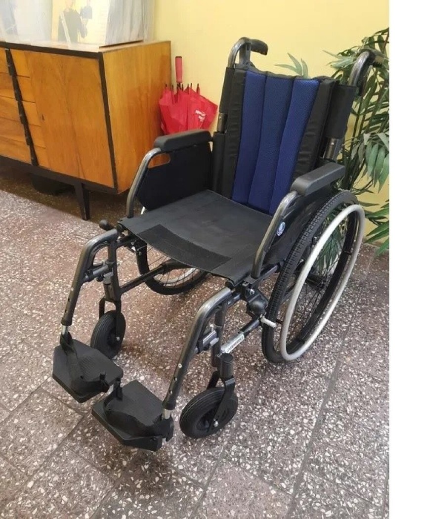 Wózek inwalidzki aluminiowy lekki



OFERTA