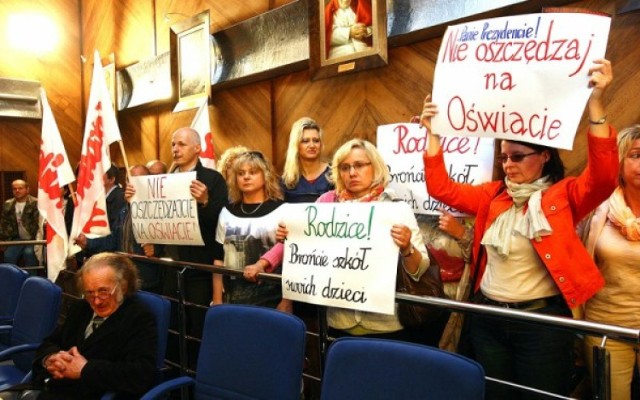 Protest związkowców podczas sesji Rady Miasta w Szczecinie - 27 maja