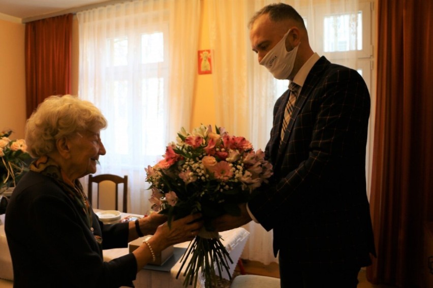 Jadwiga Sklepkiewicz z Legnicy skończyła 100 lat! Legniczanka przez kilkadziesiąt lat pracowała w legnickich szkołach podstawowych