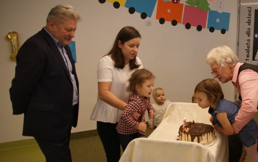 Pierwsze urodziny chełmeckiego żłobka „Świetliki”. Był tort, życzenia i prezenty [ZDJĘCIA]