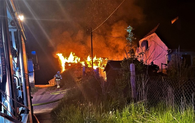 Do pożaru budynku gospodarczego doszło w Kleczewie (gmina Prabuty). Na miejscu pracowało pięć zastępów strażackich.