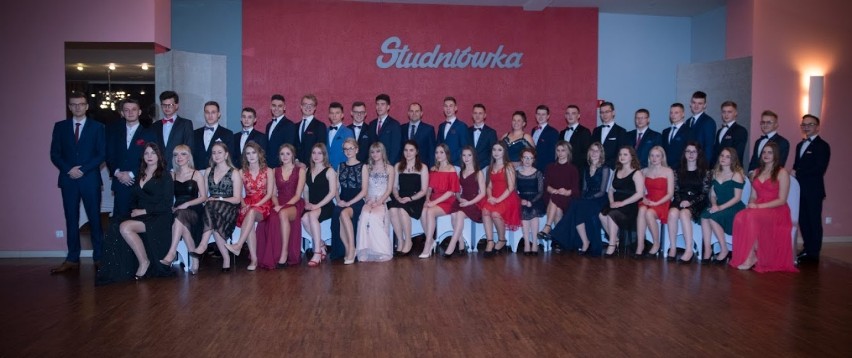 Studniówka 2019 Zespołu Szkół Ogólnokształcąco - Technicznych w Lublińcu. Bawiła się młodzież z trzech klas ZDJĘCIA