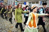 Pierwszy Wałbrzyski Polonez Maturzystów 16 stycznia 2014: 100 par zatańczy poloneza na Rynku