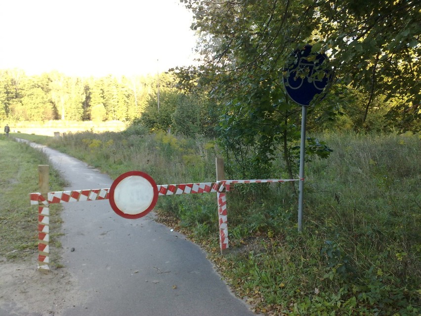 Nawierzchnia ścieżki rowerowej do Supraśla jest zniszczona
