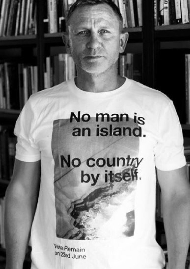 By wyrazić swoje poparcie dla pozostania Wielkiej Brytanii, aktor Daniel Craig założył nawet specjalną koszulkę z napisem: "Nikt nie jest samotną wyspą. W tym żaden kraj"